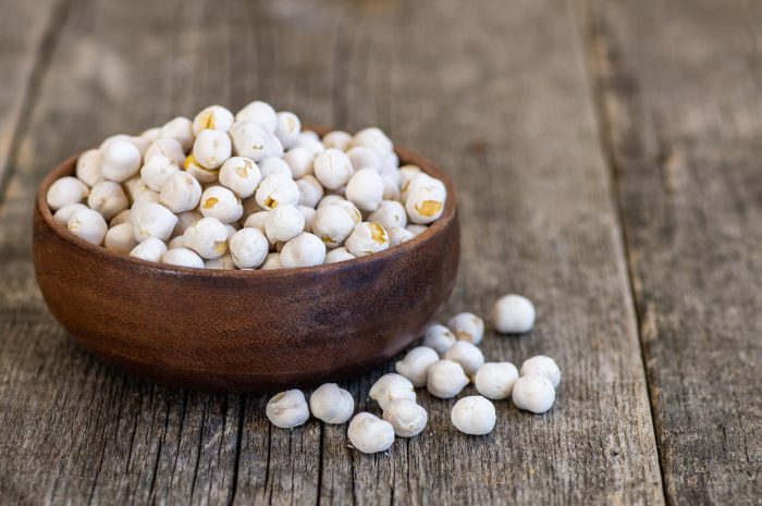 Roasted,White,Chickpeas,In,Bowl,On,Wooden,Background,,Traditional,Turkish